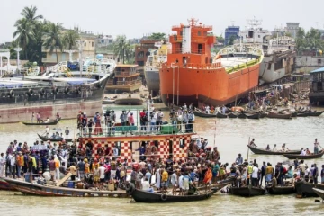 டபுள் டெக்கர் படகு மூழ்கியதில் 25 பேர் பலி! வங்கதேசத்தில் கோர சம்பவம்: பலர் காணவில்லை என தகவல்