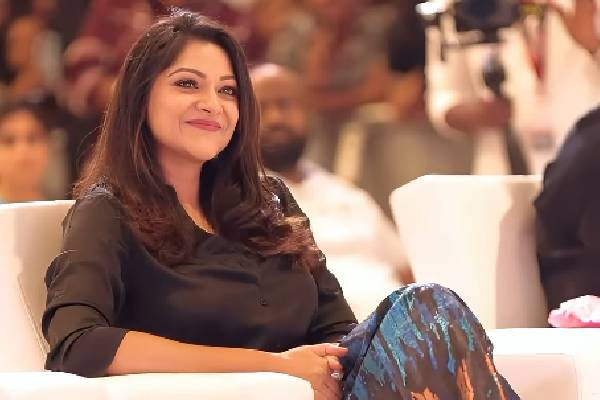 மெத்தையில் விழும் காட்சி...என் வயிற்றில் கமல் அப்படி செய்தார்!! நடிகை அபிராமி சொன்ன ரகசியம் | Abhirami Shared An Incident Act With Kamal Dubbing