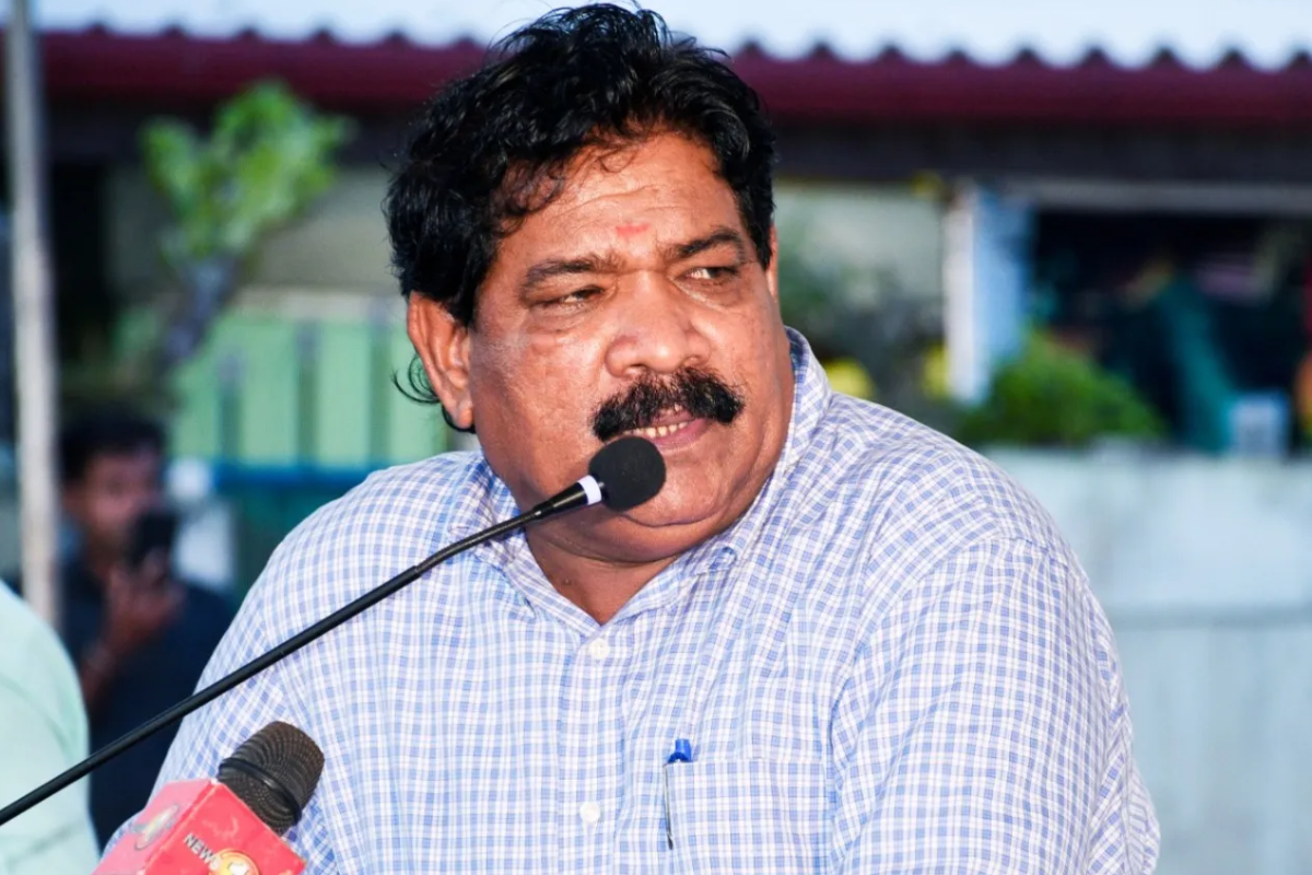 யாழில் காணாமல்போன மீனவர்கள்; அமைச்சர் இராமலிங்கம் சந்திரசேகர் பணிப்புரை | Fishermen Missing In Jaffna Minister Directive யாழில் காணாமல்போன மீனவர்கள்; அமைச்சர் இராமலிங்கம் சந்திரசேகர் பணிப்புரை | Fishermen Missing In Jaffna Minister Directive