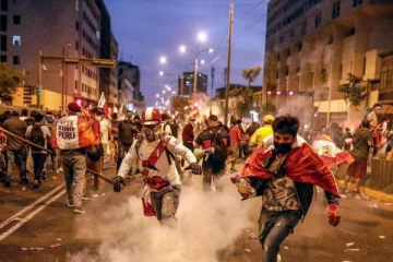 அரசுக்கு எதிரான போராட்டத்தில் வெடித்த வன்முறை; அமலுக்கு வந்த ஊரடங்கு!