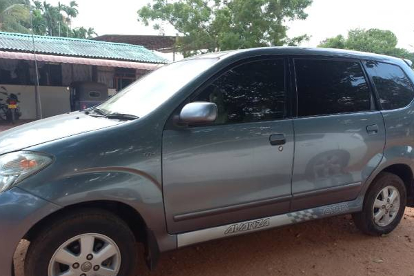 வவுனியா வீதியில் வழிமறித்து நகைகளை திருடிய நபர் சிக்கினர்! | Person Stole Jewelry Was Arrested Vavuniya Street
