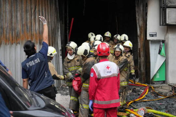 ஜகார்த்தா தீ விபத்தில் 20 பேர் பலி; பலர் காயம் | 20 Killed Many Injured In Jakarta Fire ஜகார்த்தா தீ விபத்தில் 20 பேர் பலி; பலர் காயம் | 20 Killed Many Injured In Jakarta Fire