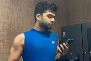 பிரபலமான இடத்திற்கு திடீர் விசிட் அடித்த சிம்பு- சந்தோஷத்தில் ரசிகர்கள்