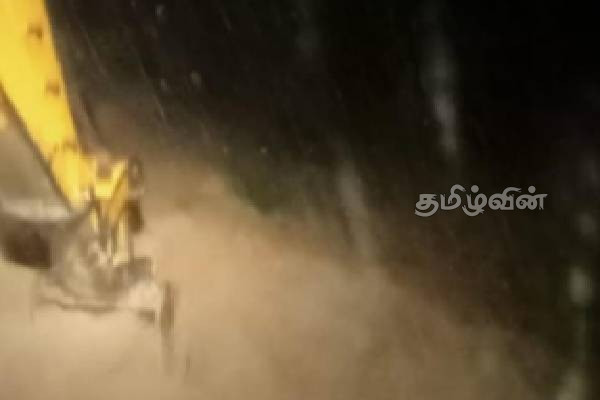 50 ஆண்டுகளுக்குப் பின்னர் வெட்டப்பட்ட இரணைமடு குளத்தின் வால்கட்டு! | Water Discharge From Iranamadu Pond