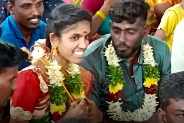 மதுரை மீனாட்சி திருக்கல்யாண நிகழ்வில் திருமணம் செய்த காதல் ஜோடி - மக்கள் வாழ்த்து - தமிழ்நாடு