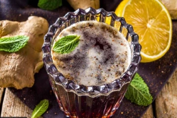 தண்ணீருடன் வெல்லம், லெமன் ஜூஸ் கலந்து குடிப்பதால் என்ன நடக்கும் தெரியுமா?  ட்ரை பண்ணி பாருங்க