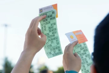 லொட்டரியில் இழக்கும் பணத்தை ஓய்வூதியமாக வழங்கும் ஆசிய நாடு