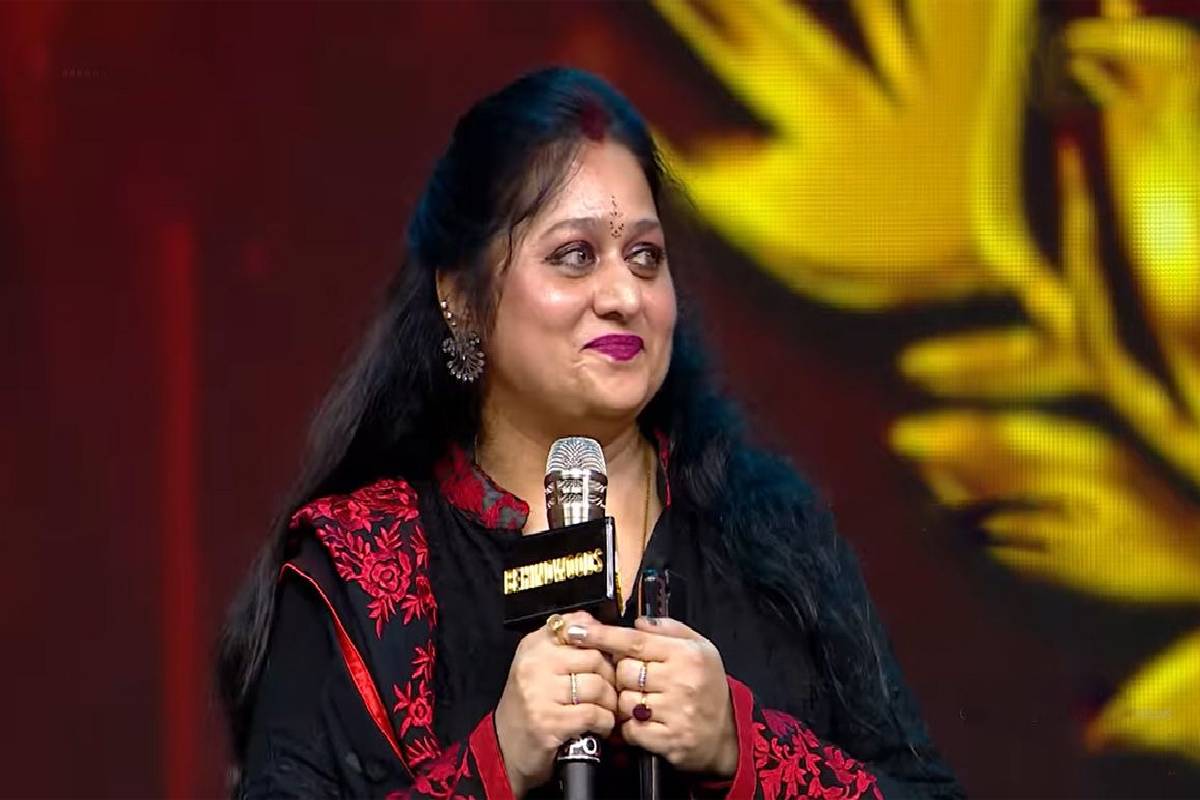 90களின் ரசிகர்களின் கனவு தொகுப்பாளினி பெப்ஸி உமா... தற்போது எப்படி இருக்காங்கன்னு பாருங்க! | Pepsi Uma Recent Photos Goes Viral