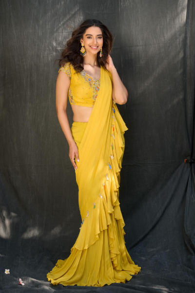 மாதம் ஒரு கிசுகிசு பரப்புவீங்களா.. நடிகை மீனாட்சி சவுத்ரி திருமணம் பற்றி பரவிய தகவல் | Is Meenakshi Chaudhary In Relationship With Actor மாதம் ஒரு கிசுகிசு பரப்புவீங்களா.. நடிகை மீனாட்சி சவுத்ரி திருமணம் பற்றி பரவிய தகவல் | Is Meenakshi Chaudhary In Relationship With Actor