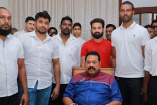 மகிந்த ராஜபக்சவுடன் கெஹேல்பத்தர பத்மே! சமூக ஊடகங்களில் பரவும் புகைப்படங்கள் | Kehelbaddara Padme With Mahinda Rajapaksha