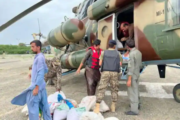உயர் அதிகாரிகளுடன் சென்ற ராணுவ விமான ஹெலிகாப்டர் விபத்து! | Military Helicopter Accident With High Officials