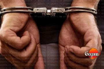 STF නිලඇඳුමට සමාන ඇඳුමක් ඇඳ සිටි තරුණයෙක් අත්අඩංගුවට