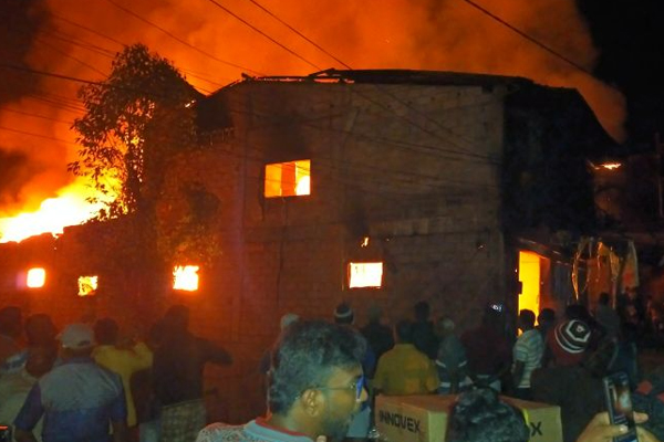 திடீர் தீ விபத்து; 3 கோடி ரூபாய் பெறுமதியான பொருட்கள் சேதம்(Photos) | Sudden Fire Incident Damage To Worth Rs 3 Crore