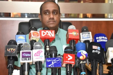 கடற்றொழிலில் ஈடுபடும் மீனவர்கள் சிலர் தொடர்ந்தும் இந்திய மீனவர்களுடன் தொடர்பு