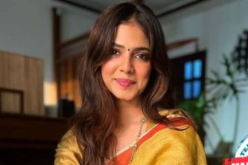 இந்த வயதில் காட்டாமல் வேறு எந்த வயதில் காட்டுவது.. நடிகை மாளவிகா மோகனன் பதிலடி