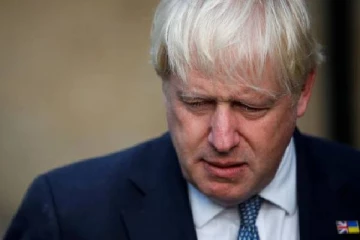 விமானத்தில் சக பயணிகளால் கேலி கிண்டலுக்கு இலக்கான போரிஸ் ஜோன்சன்: பிரதமராக எதிர்ப்பு