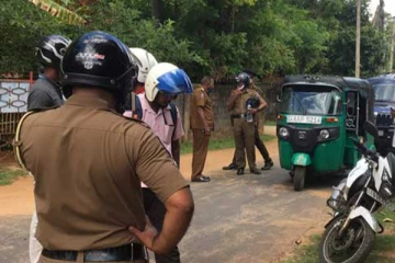 யாழில் சீமெந்து தொழிற்சாலையில் கைவரிசையை காட்டிய 8 பேர் கைது (photos)