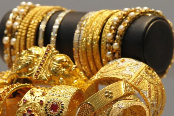 தங்க விலையில் தொடரும் மாற்றம் : வாங்கவுள்ளோருக்கு அதிர்ச்சி தகவல் | Gold Prices Continue To Rise In Srilanka And World