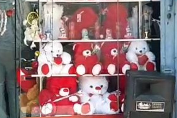 யாழில் களைகட்டும் காதலர் தின வியாபாரம்!(Photos) | Weeding Valentine S Day Business In Yali