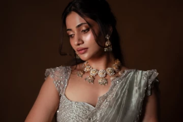 பிக் பாஸ் லாஸ்லியா கிளாமர் உடையில் லேட்டஸ்ட் போட்டோஷூட்