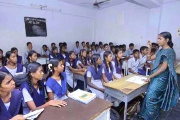 மே 1 - முதல் ஆசிரியர்கள் பள்ளிக்கு வரத் தேவையில்லை- பள்ளி கல்வித்துறை