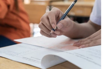 செமஸ்டரில் பாஸ் ஆக மாணவர் செய்த சம்பவம் - அதிர்ச்சியில் உறைந்த கல்லூரி நிர்வாகம்