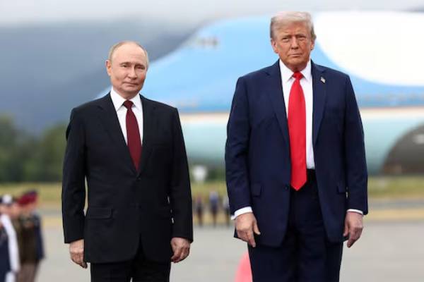 உக்ரைன் போர் முடிவுக்காக ட்ரம்ப்–புடின் நேருக்கு நேர் | Trump And Putin Meet In Alaska Over Ukraine War