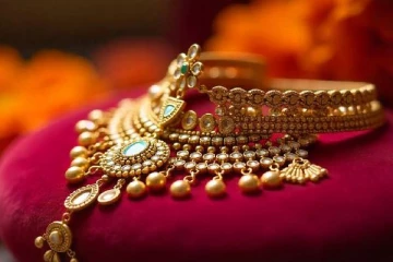 சற்று குறைந்த தங்கம் விலை - இப்போது வாங்கலாம் மக்களே..