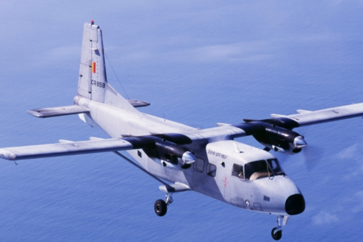 நூலிலையில் தப்பிய இலங்கை விமானப்படடை விமானம்! | Y 12 Aircraft Made An Emergency Landing நூலிலையில் தப்பிய இலங்கை விமானப்படடை விமானம்! | Y 12 Aircraft Made An Emergency Landing