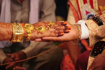 ஆவிகளுக்குள் திருமணம் செய்யும் வித்தியாசமான நடைமுறை: இறந்துபோன மகளுக்கு மாப்பிள்ளை தேடும் பெற்றோர்