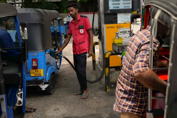 வரிசையில் நிற்க வேண்டாம் ;மட்டக்களப்பு மக்களுக்கு அறிவித்தல் | Don T Stand In Fuel Line Notice People Batticaloa வரிசையில் நிற்க வேண்டாம் ;மட்டக்களப்பு மக்களுக்கு அறிவித்தல் | Don T Stand In Fuel Line Notice People Batticaloa