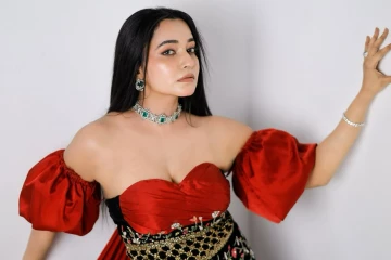 நடிகை அபர்ணதி வெளியிட்ட கிளாமர் போட்டோஷூட் புகைப்படங்கள்