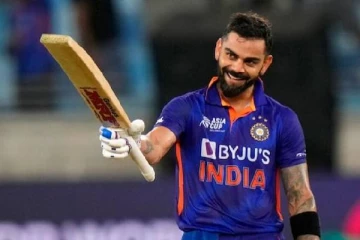 சிக்ஸர் அடித்து சதம்! அதிர்ந்த மைதானம்..மகிழ்ச்சியில் திளைத்த கோலி வீடியோ