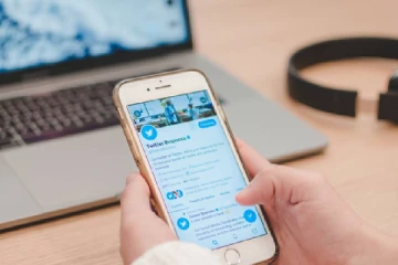 இன்னொருவர்  மனைவிக்கு ஹாய் மெசேஜ்: தானே சென்று காவல்துறையில் சிக்கிய நபர்