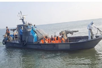 எல்லை தாண்டி மீன்பிடித்த தமிழக மீனவர்கள் கைது