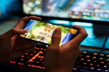 தொலைபேசியால் ஏற்பட்ட விபரீதம்: மகனுக்கு எதிராக பொலிஸ் நிலையம் சென்ற தாய்