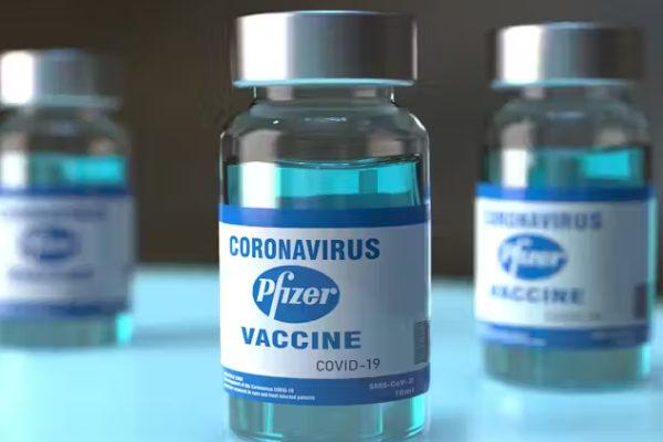 கோவிட் தடுப்பூசியால் கண் பாதிப்பு ஏற்படலாம்: அறிவியலாளர்கள் அதிர்ச்சித் தகவல் | Scientist Found Pfizer Covid Vaccine Damage Eyes