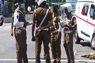 லொறியுடன் நேருக்கு நேர் மோதிய மோட்டார் சைக்கிள் ; பொலிஸாரின் பிடியில் சாரதி