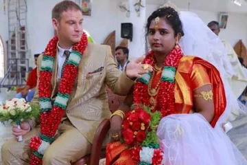 பட்டுப் புடவையில் ஜொலித்த தமிழ்ப்பெண்! ஜேர்மனி இளைஞருடன் கோலாகலமாக திருமணம்