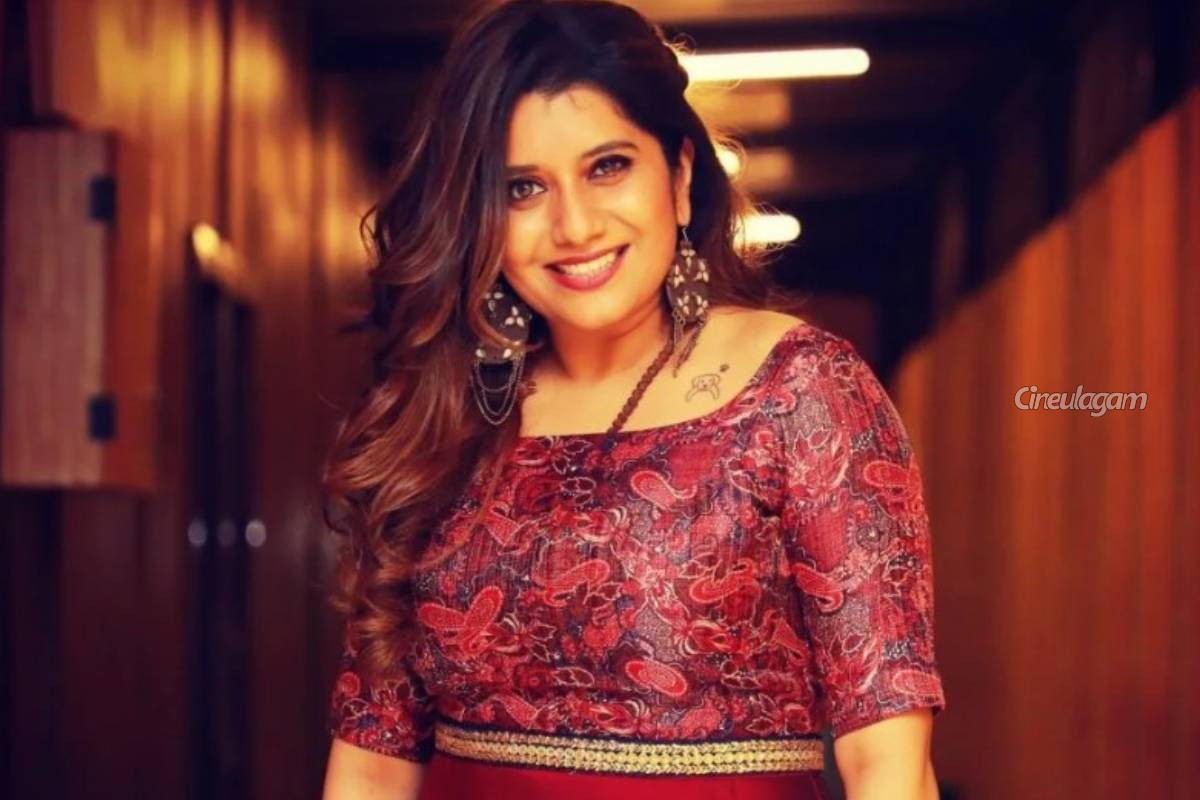 அவ ஆரா பத்துக்கு பத்து பாடலுக்கு பிரியங்கா தேஷ்பாண்டே யாருடன் நடனம் ஆகியுள்ளார் பாருங்க.. வீடியோ இதோ | Priyanka Deshpande Ava Aura Reels Dance Video