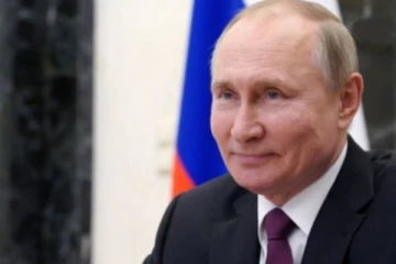 ஆசிரியரை சந்தித்த ரஷ்யா அதிபர் - கட்டியணைக்கும் நெகிழ்ச்சி புகைப்படம் வைரல்