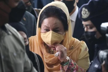 හිටපු ජනාධිපති ආර්යාවක් අල්ලස් චෝදනාවට වරදකාරිය බවට අධිකරණය තීන්දු කරයි