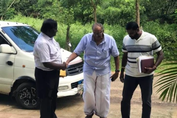 வவுனியாவில் கூடியுள்ள முக்கிய தமிழ் அரசியல்வாதிகள்! தேசிய பட்டியல் ஆசனம் யாருக்கு?