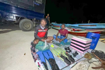 சட்டவிரோத மீன்பிடியில் ஈடுபட்ட 53 பேர் கடற்படையினரால் கைது