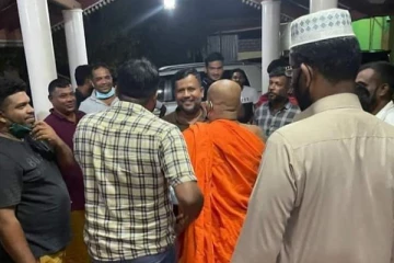 ரிசாட் பதியூதீனை ஆனந்த கண்ணீருடன் வரவேற்ற மக்கள்! தேடி வந்த தேரர்கள்