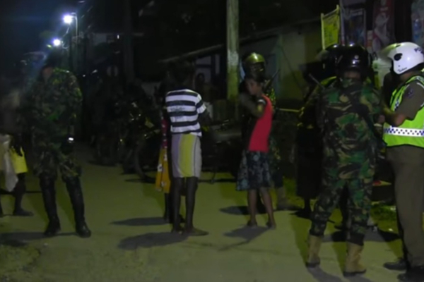 யாழில் வன்முறைக்கு தயாரான கும்பல் மடக்கிப்பிடிப்பு - 13 பேர் கைது | Violent Gang Arrested In Jaffna To Night