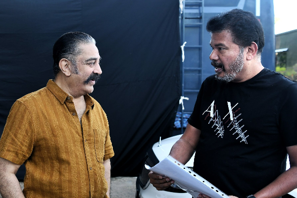 பெண்ணாக நடிக்கும் கமல்ஹாசன்.. 15 வருடங்களுக்கு பிறகு யாரும் எதிர்பார்க்காத சர்ப்ரைஸ்! | Kamalhaasan Lady Getup In Indian 2 Movie