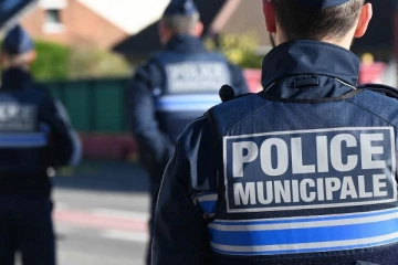 பிரான்ஸில் திடீரென இளைஞனை கடத்திய குழு!