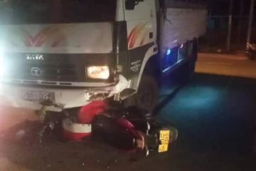 ஆரையம்பதி பிரதான வீதியில் சற்றுமுன் இடம்பெற்ற விபத்தில் இருவர் காயம்(Photo)