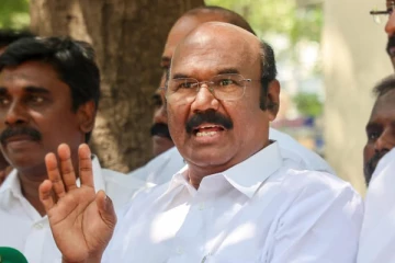 எருமை மாடு திராவிடர்களா ? சீமானின் பேச்சுக்கு கொந்தளித்த ஜெயக்குமார்